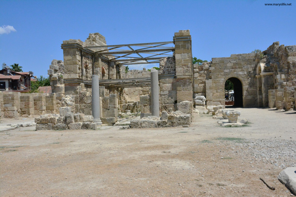 Side Apollon Tapınağı 