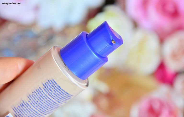 Rimmel London Match Perfection Foundation – LSF 20, 504 Tiefe Mokka | 24h Feuchtigkeit, Mittlere Deckkraft, Mit Pumpe | Für Ebenmäßigen, Frischen Teint